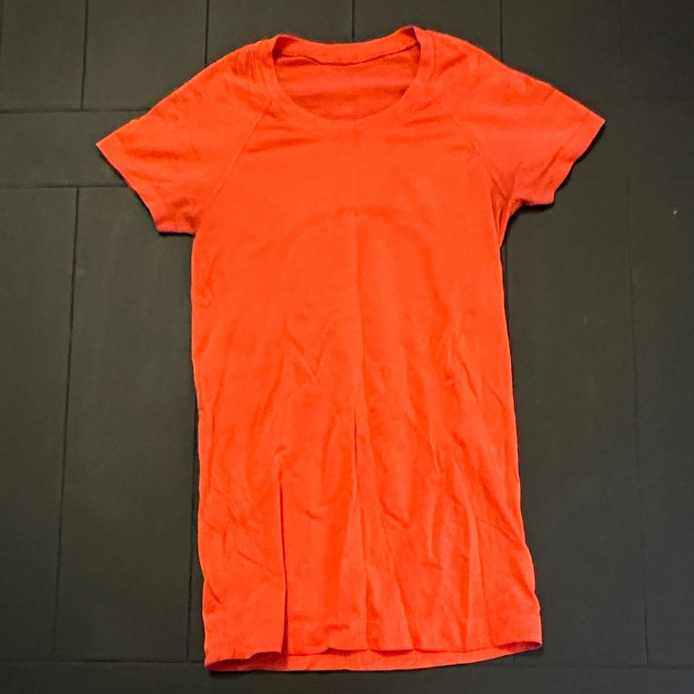 lululemon athletica Vibrant Orange Short Sleeve Tee